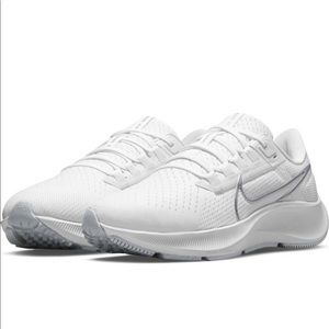 Nike Women's Air Zoom Pegasus 38 Running Shoes